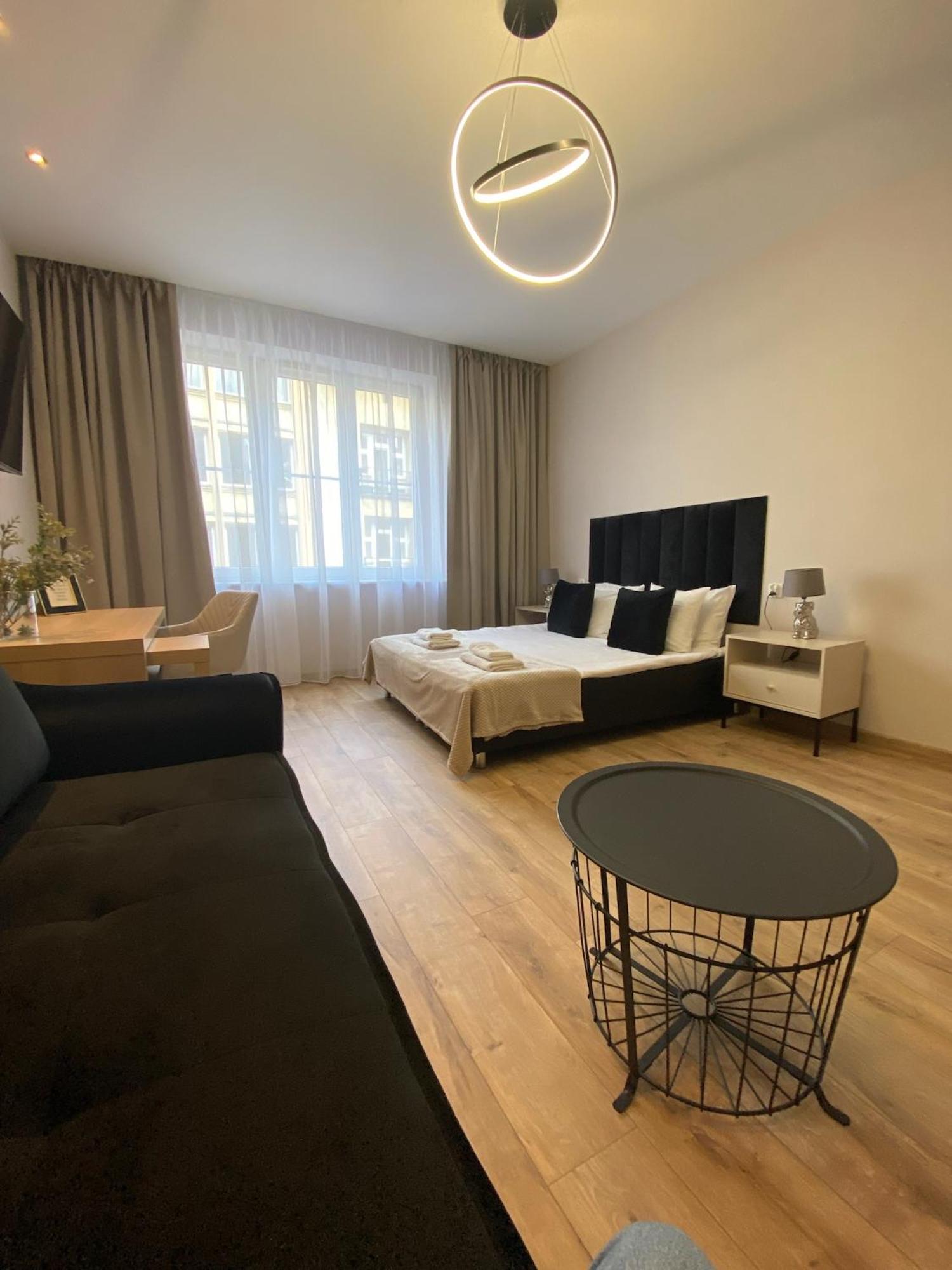 Leo Apartments Old Town Krakau Buitenkant foto