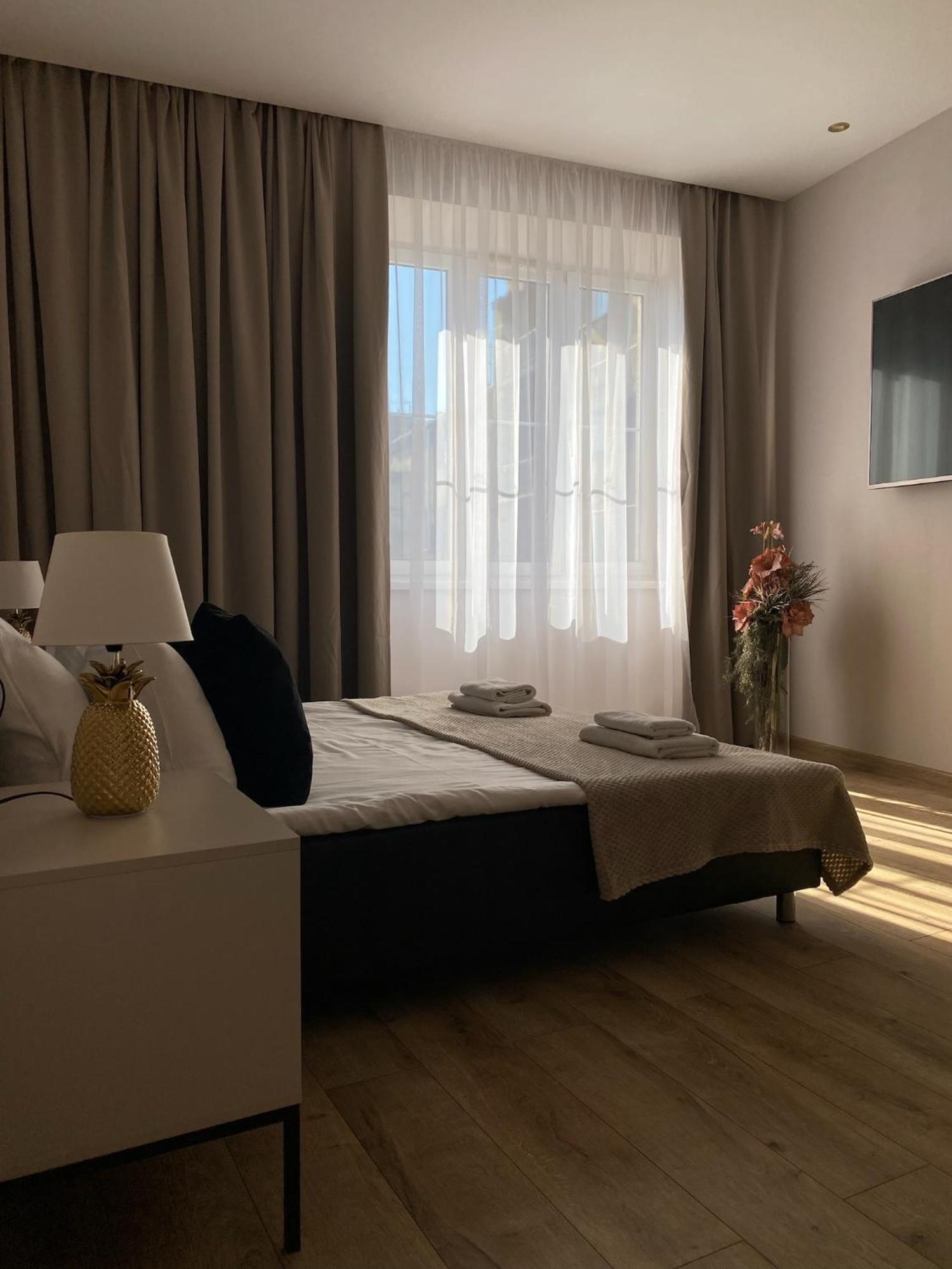 Leo Apartments Old Town Krakau Buitenkant foto