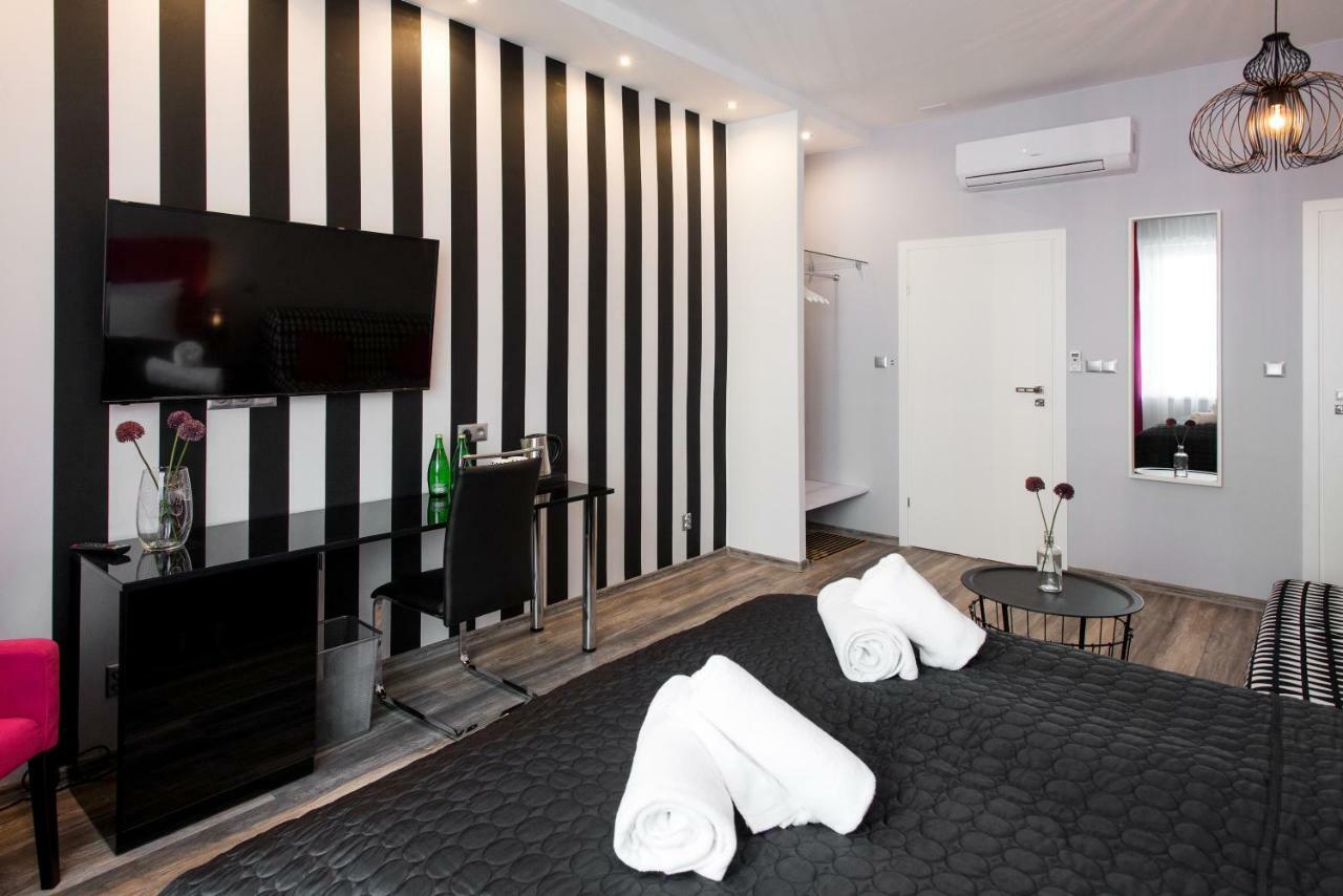 Leo Apartments Old Town Krakau Buitenkant foto